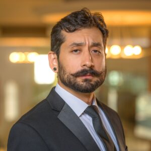Oliver Poveda Zavala Headshot